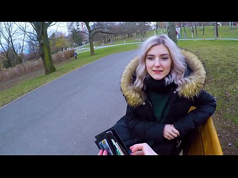 ❤️ Drénkt e Frieme säi waarme Spuer fir Suen - Blowjob am Park vum Eva Elfie Fucking Video  op Porno lb.megaofertas.top
